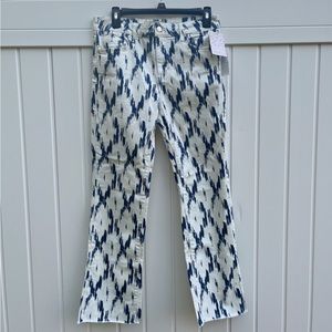 BRAND NEW FREE PEOPLE MOM JEANS!!! white with navy blue accents, size 28